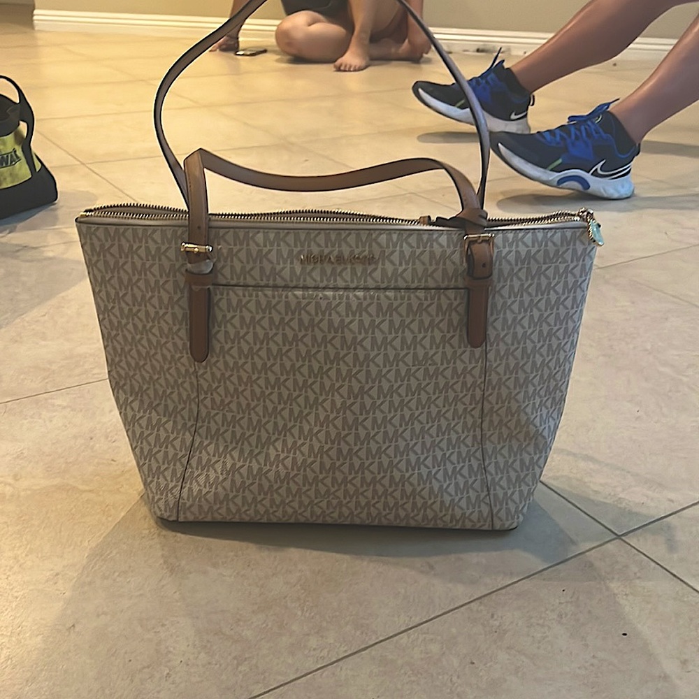 Michael Kors Ciara Tote